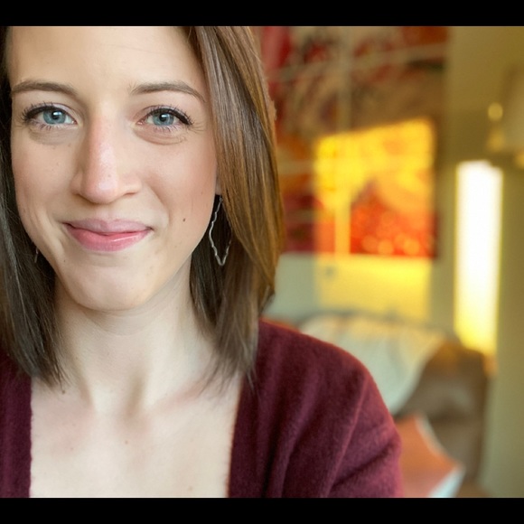 Meet your Posher, Kristen - Picture 1 of 1